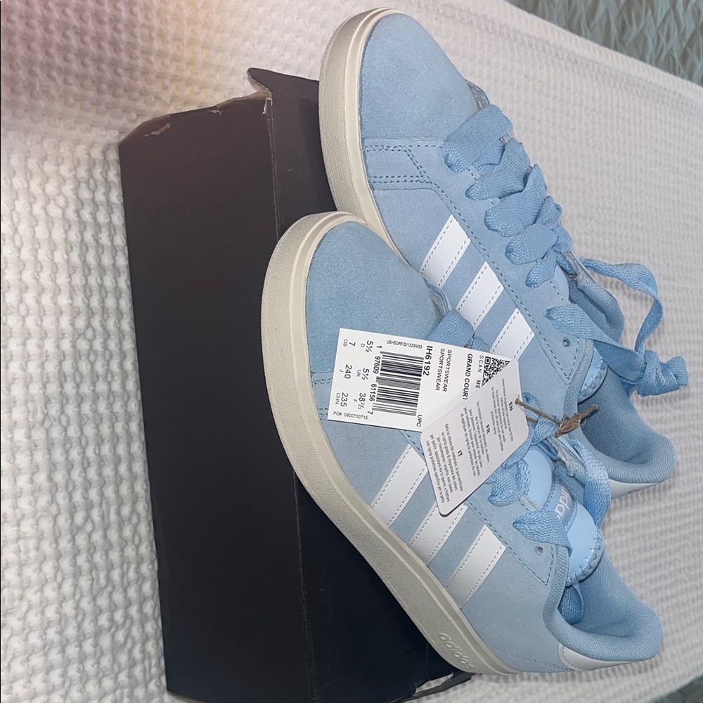 Adidas grand court size 7 Light Blue and White Sneakers - Picture 5 of 5